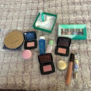 11 Make Up Items Blush, Eye
Make Up & More. New